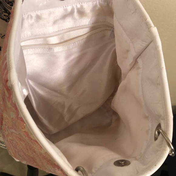 Handbag - Picture 2 of 7